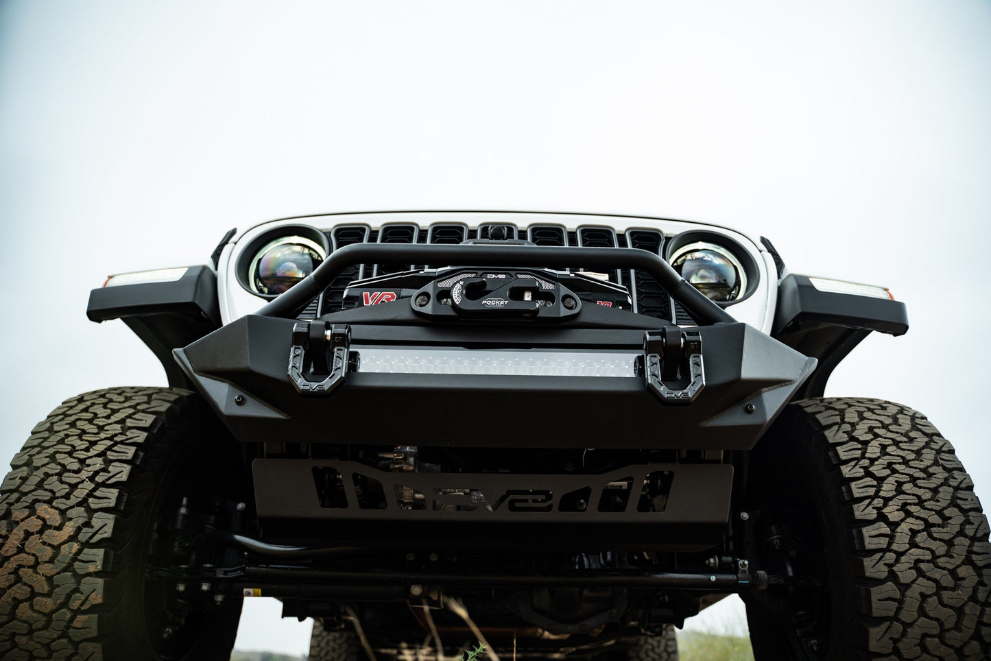 DV8 Offroad 2007-2024 Jeep Wrangler JK/JL & Gladiator JT | FS-1 Series Stubby Front Bumper FBJL-11