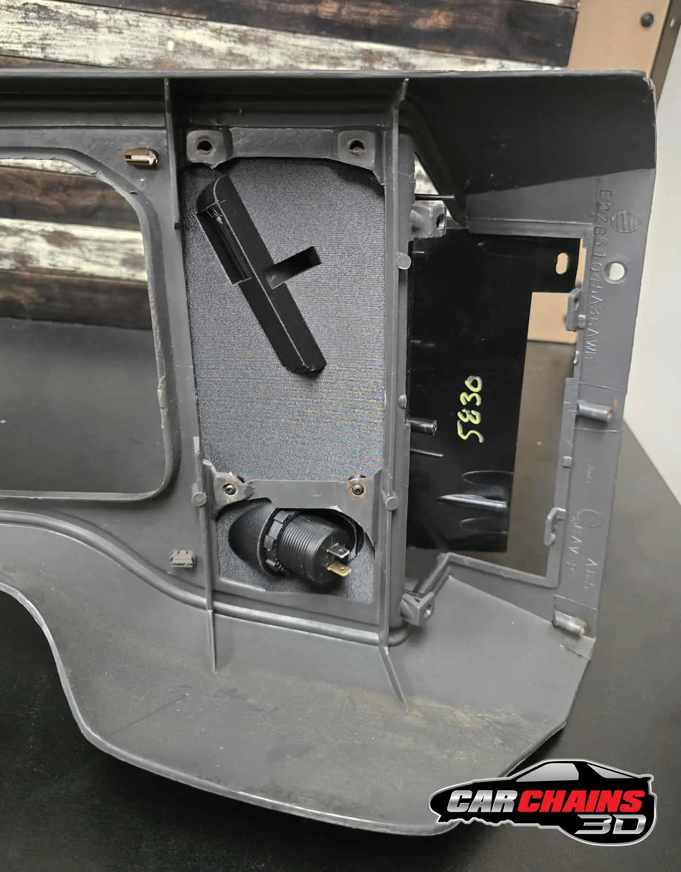 3D Printed Holley EFI 3.5 Inch Terminator X / Sniper Screen Center Console Mount for 1979-1986 Ford Mustang Fox body - CarChains3d