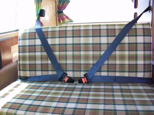 3-Point Retracting Seat Belt (Rear Seat, Driver or Passenger Side)