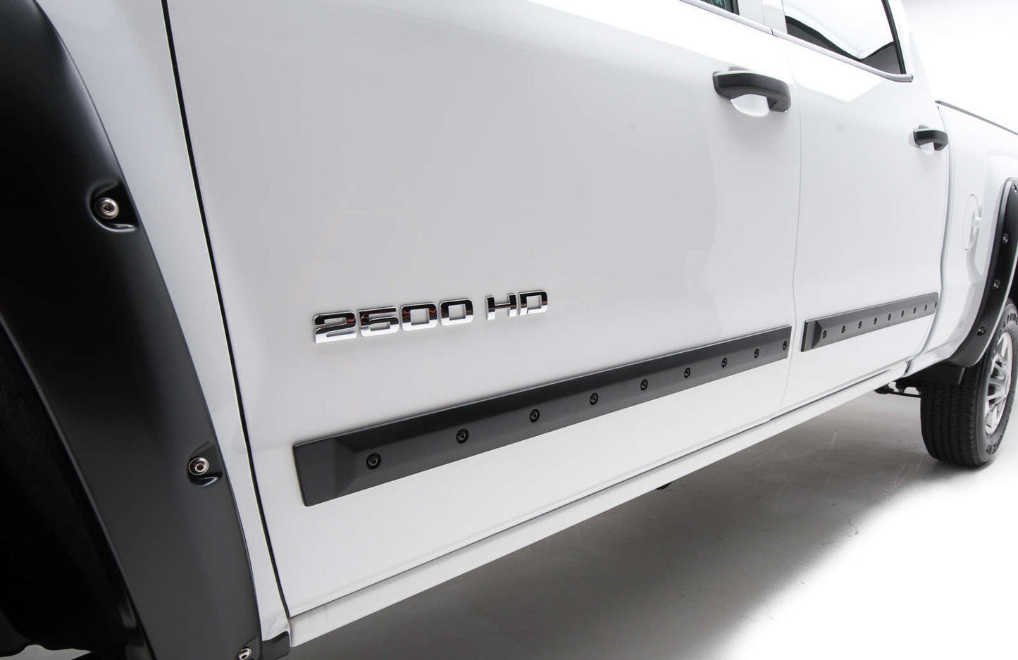 EGR - 991674 - Black Bolt-On Style Body Side Moldings