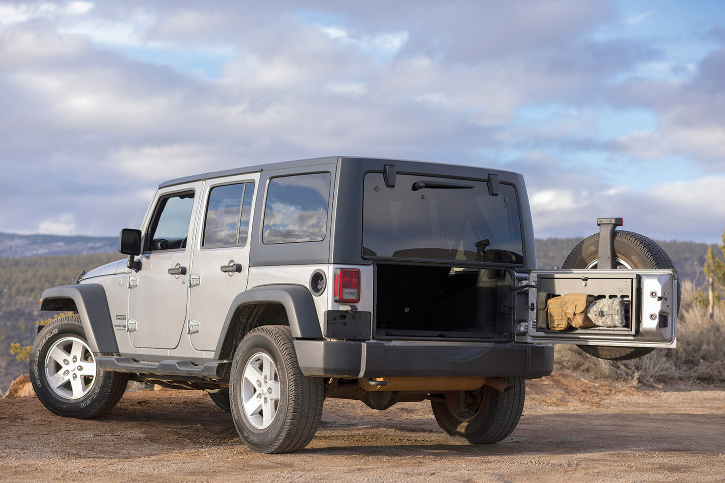 Tuffy Security - 366-01 - Jeep Tailgate Security Lockbox