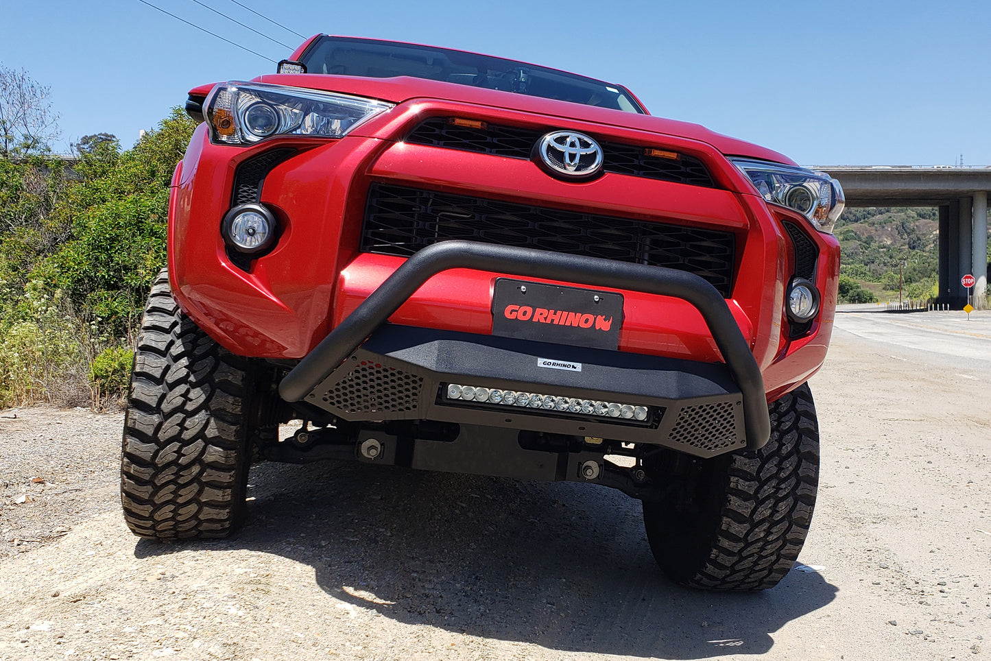 Go Rhino 5456620LT RC4 LR With Mounting Brackets & 20" Light Bar Textured Black