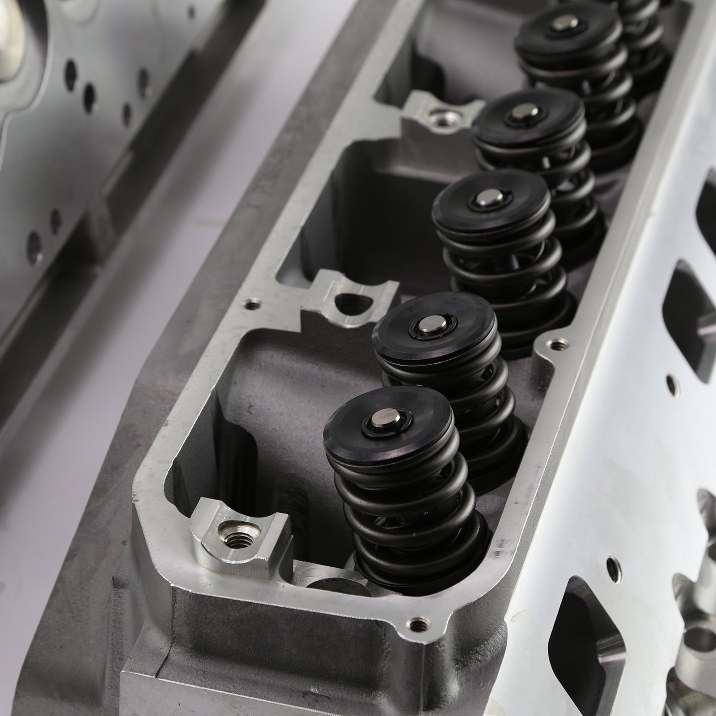 Speedmaster PCE281.2140 Fits Mopar Fits Chrysler BB 383 440 265cc 74cc Hydraulic Flat Assembled Cylinder Heads