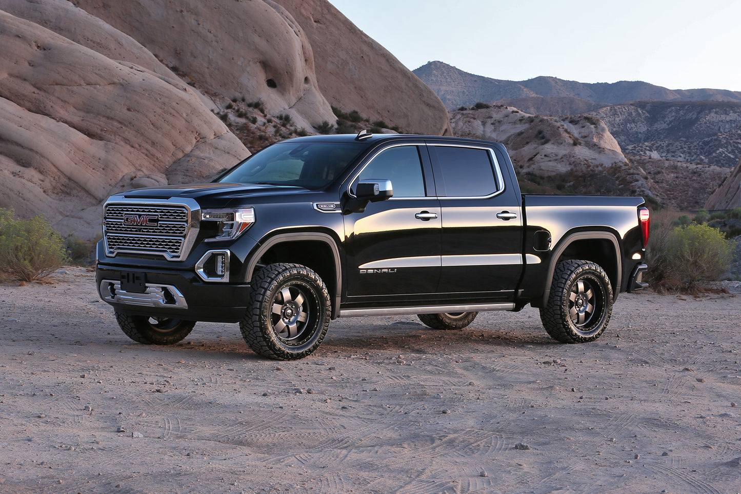 Fabtech 3" UNIBALL UCA SYS W/ ARC 2019-22 GM C/K1500 P/U K1131