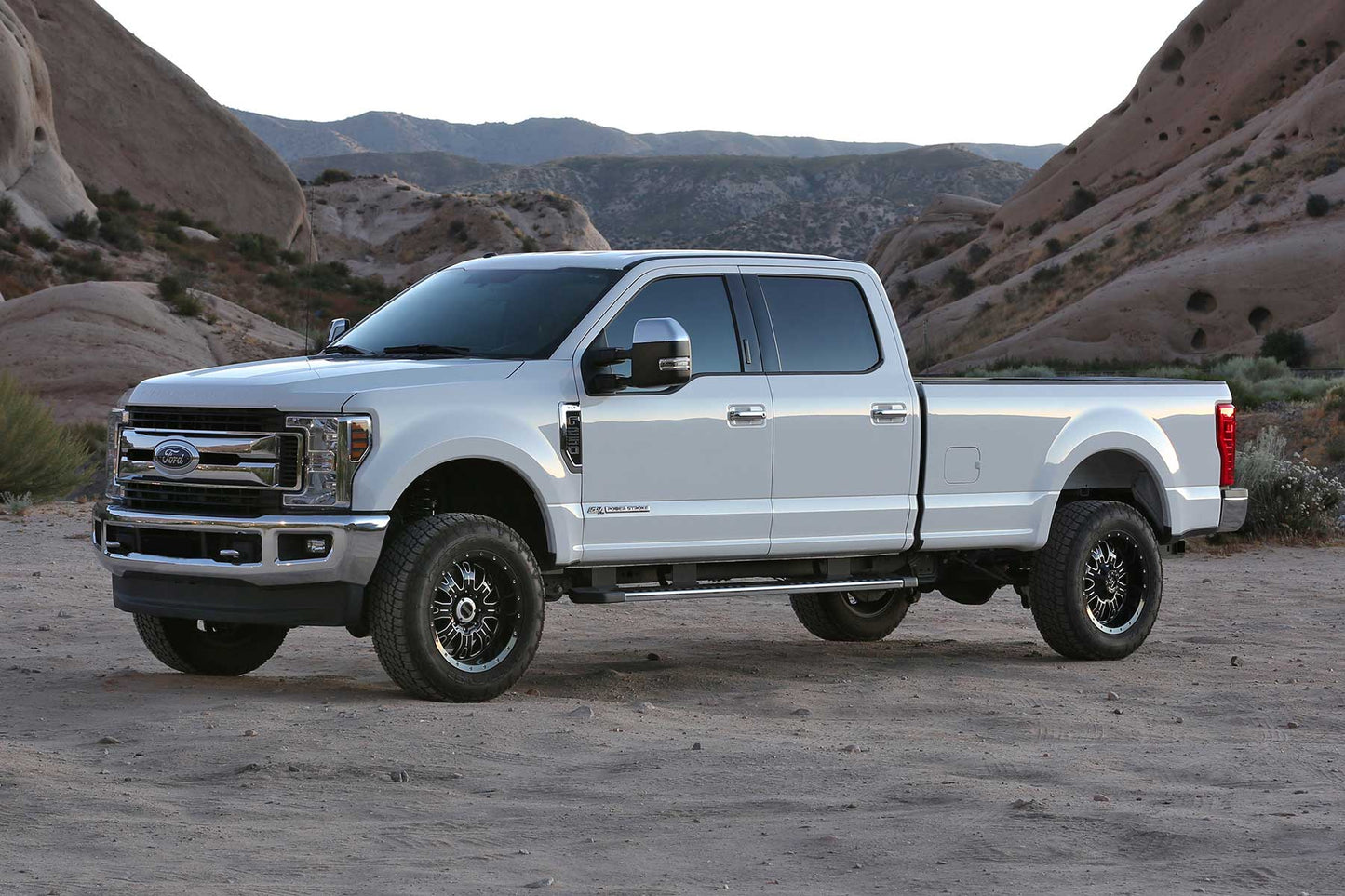 Fabtech 2.5 in. BASIC COIL KIT W/ DL N/R 17-20 FORD F250/F350 4WD DIESEL K2333DL