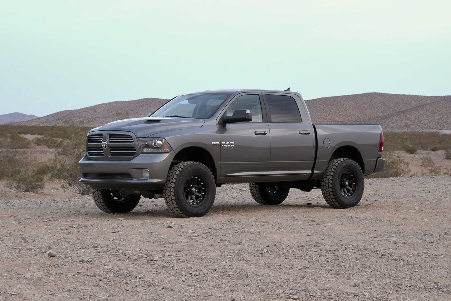 Fabtech 6" PERF SYS W/DLSS 2.5 C/O & RR DLSS 2013-18 RAM 1500 4WD K3055DL