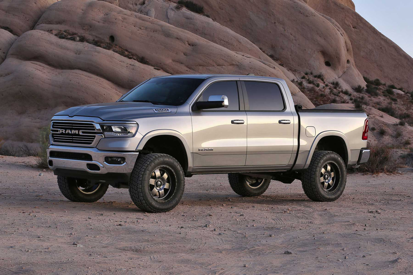 Fabtech 6" PERF SYS W/DLSS 2.5 C/O & RR DLSS 2019-21 RAM 1500 2WD K3094DL