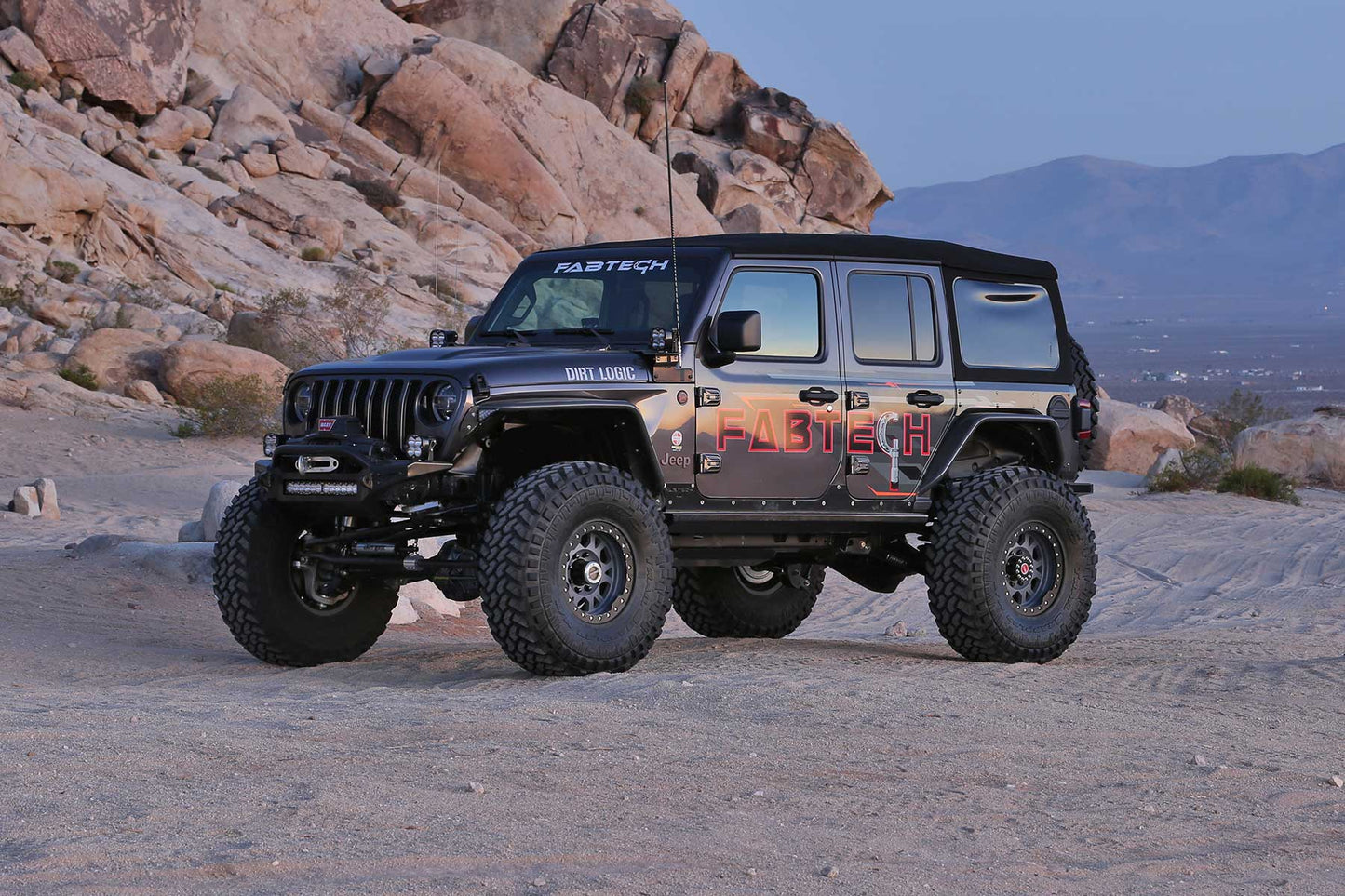 Fabtech 5" CRAWLER W/ DLSS SHKS 2018-22 JEEP JL 4-DOOR K4144DL