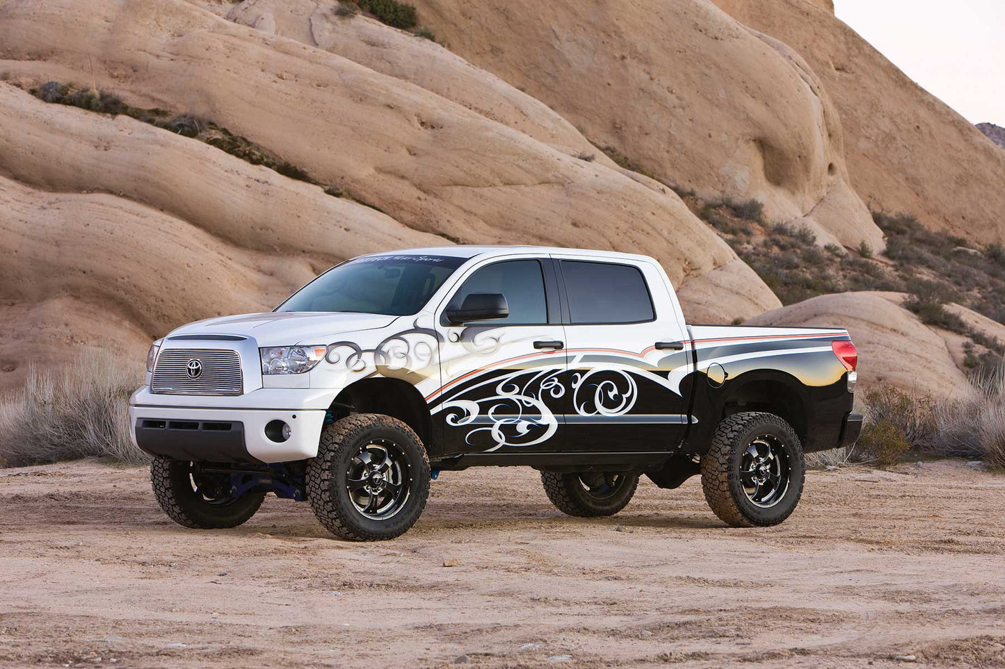 Fabtech 6" PERF SYS W/DLSS 2.5 C/Os & RR DLSS 07-15 TOYOTA TUNDRA 2/4WD K7010DL