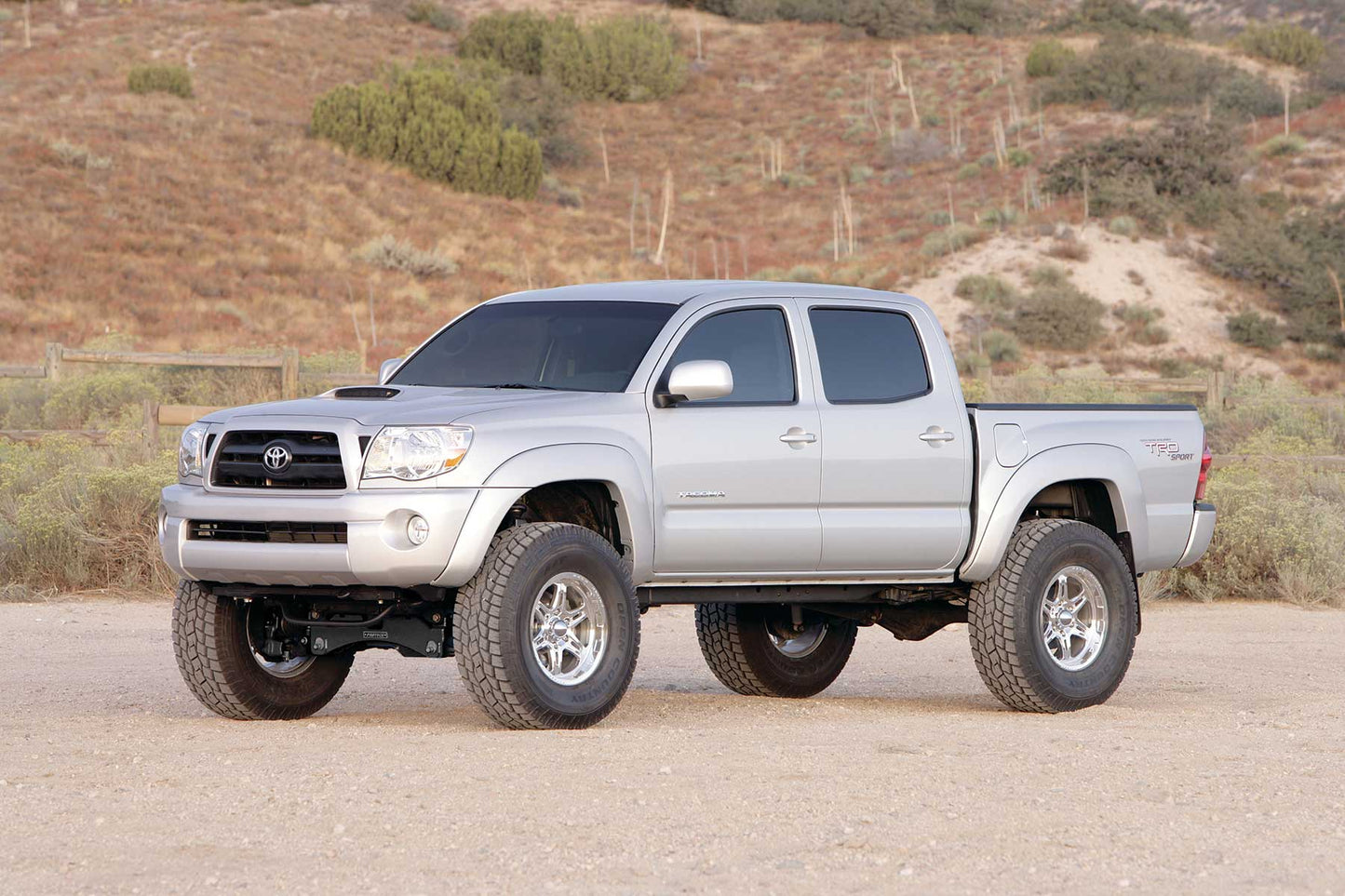 Fabtech 6" PERF SYS W/DLSS 2.5C/O RESI & RR DLSS 05-14 TOYOTA TACOMA 4WD/2WD 6 LUG MODEL K7039DL