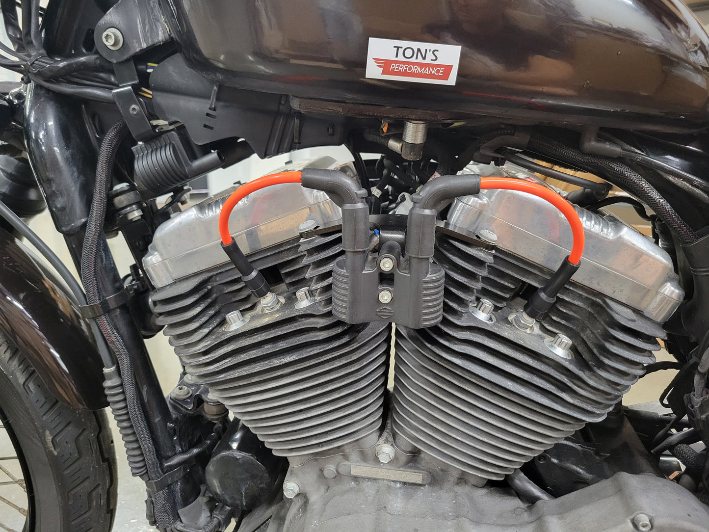 Silicone Plug Wires Harley Sportster 2007+ / PAIR OF SHORT WIRES FOR RELOCATED COIL