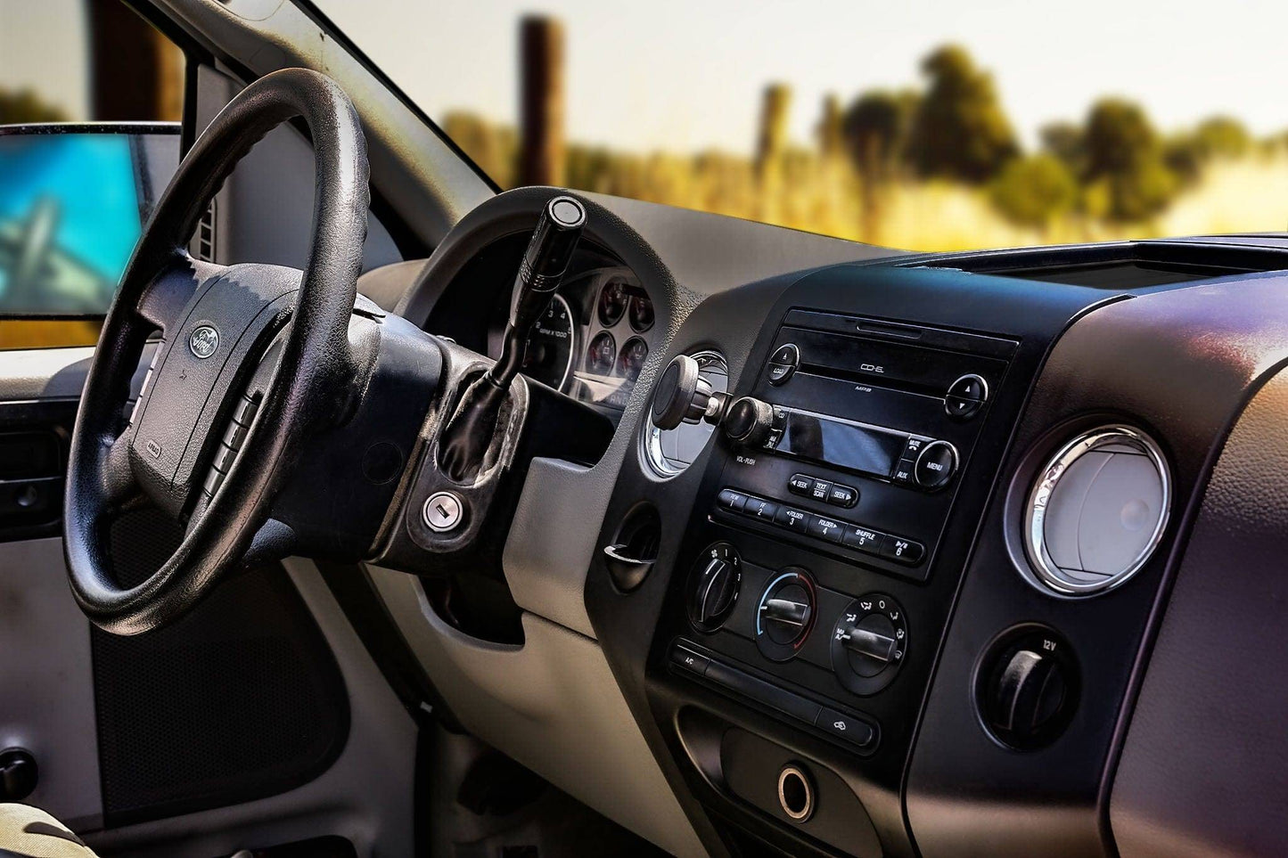 DirectFit Phone Mount: Ford F-150 (2004-2008), Expedition (2007-2014)