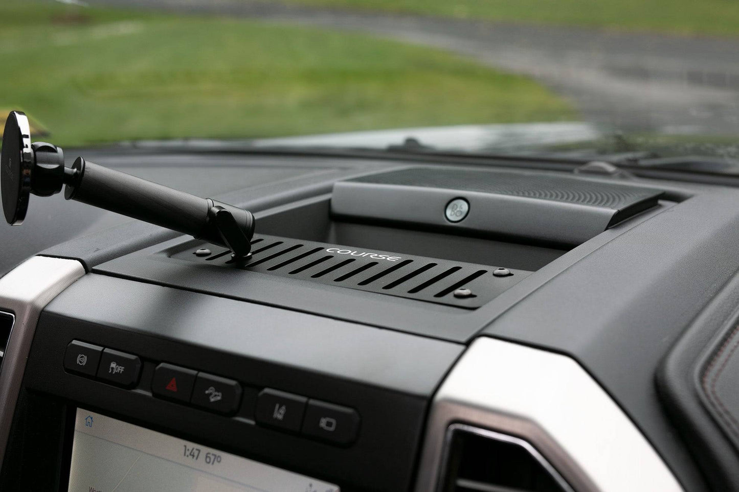 Ford F150 (2015-2020), F250/F350/F450/F550 (2017-2021 & 2022 SYNC 3), Expedition (2018-2021) - Overland Device/Phone Mount