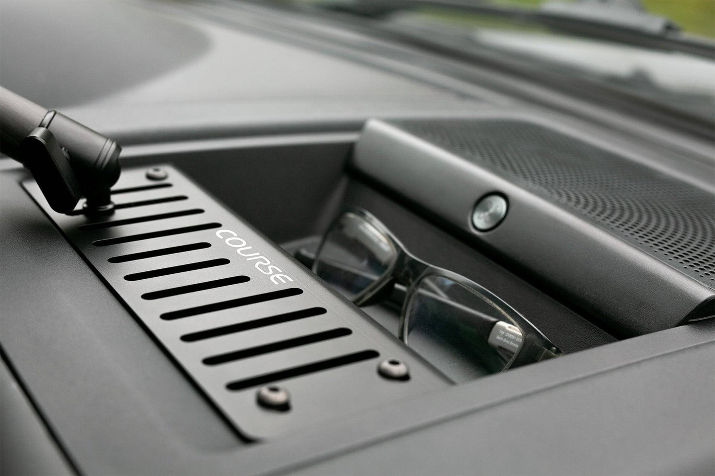 Ford F150 (2015-2020), F250/F350/F450/F550 (2017-2021 & 2022 SYNC 3), Expedition (2018-2021) - Overland Device/Phone Mount