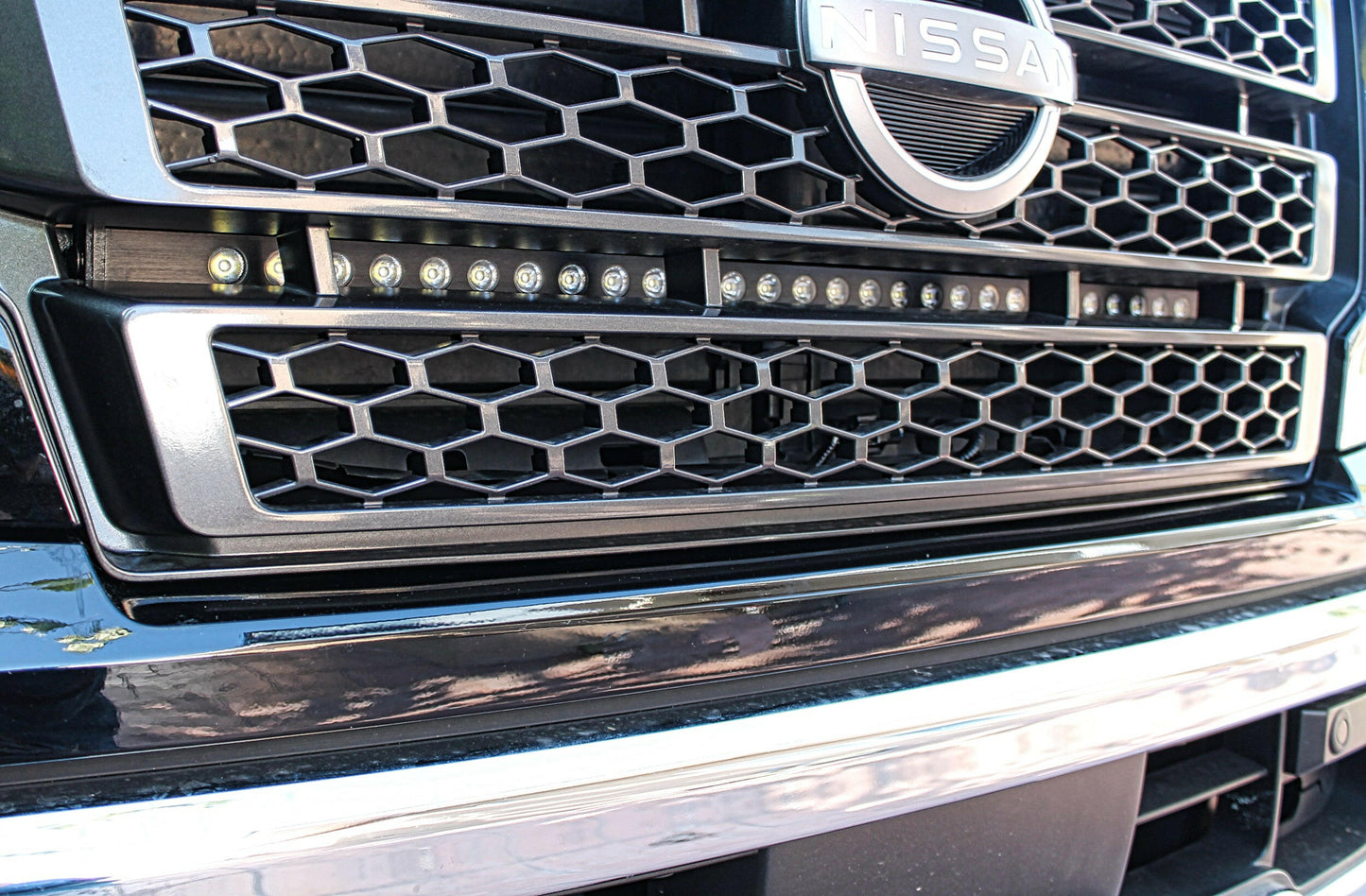 2017+ Nissan Titan Single 30in Light Bar