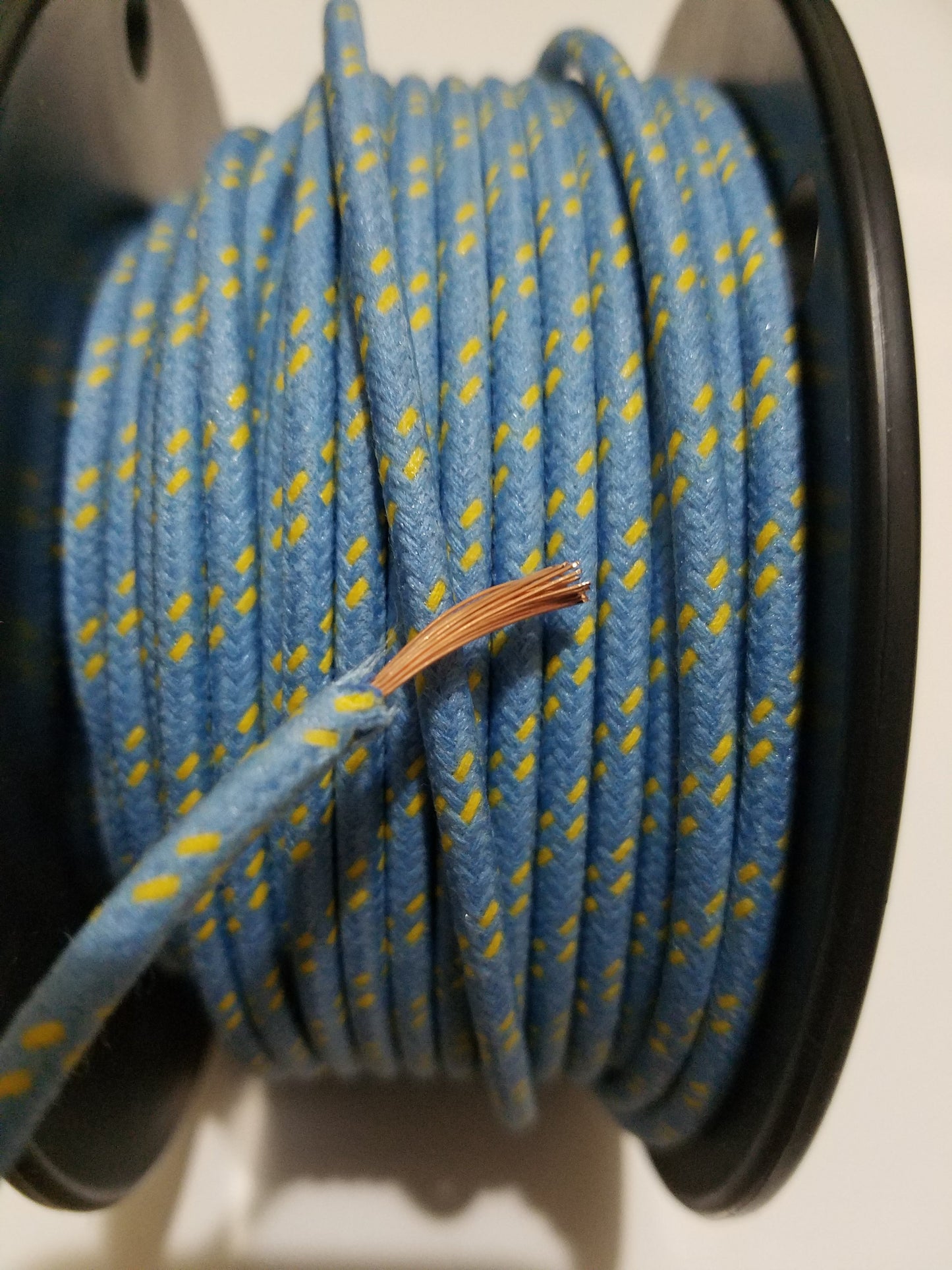 18 Gauge Cloth Braided Primary Wire [Sold By The Foot]