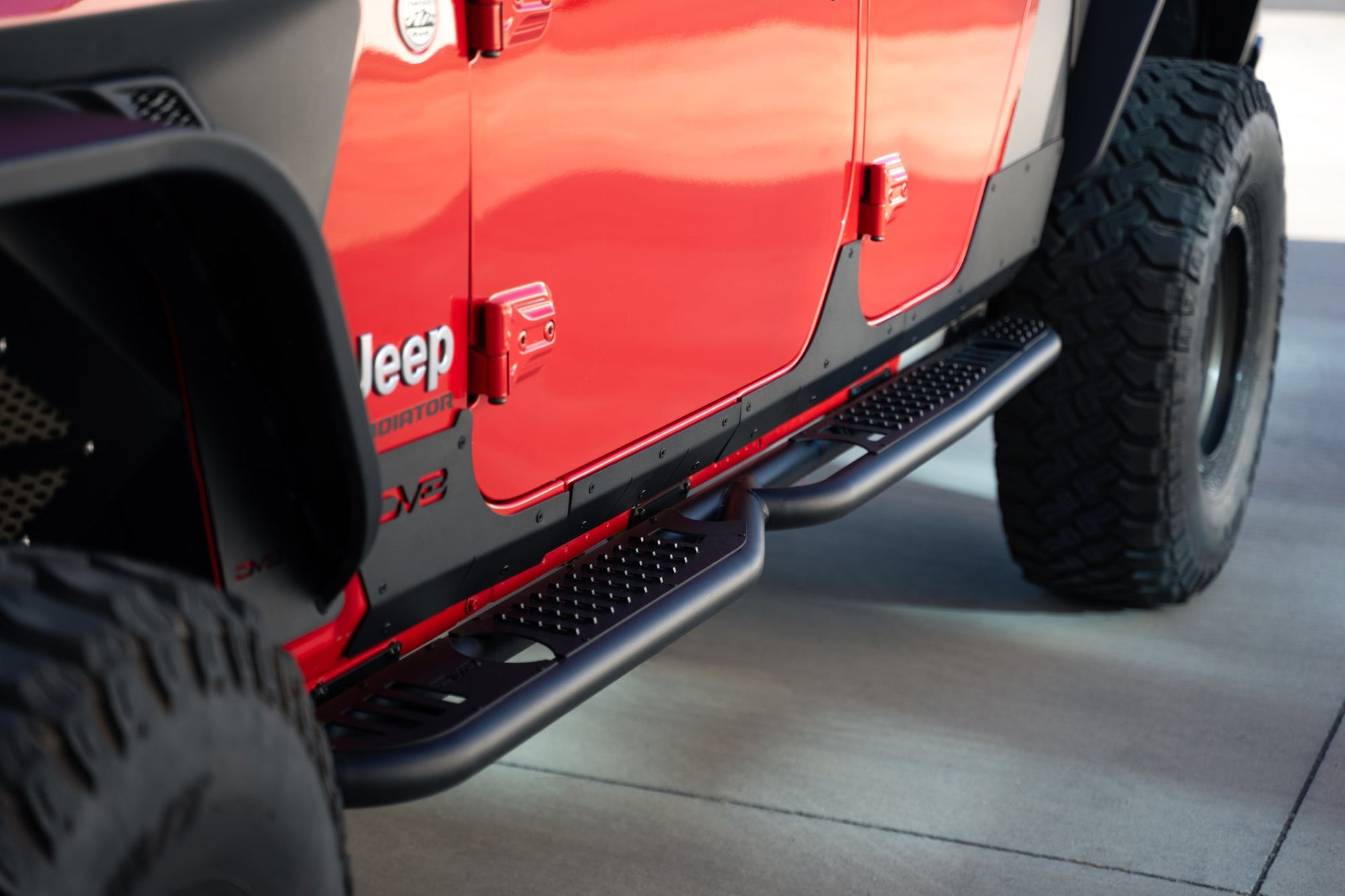 Steps installed with 2020-2023 Jeep Gladiator JT Rock Skins