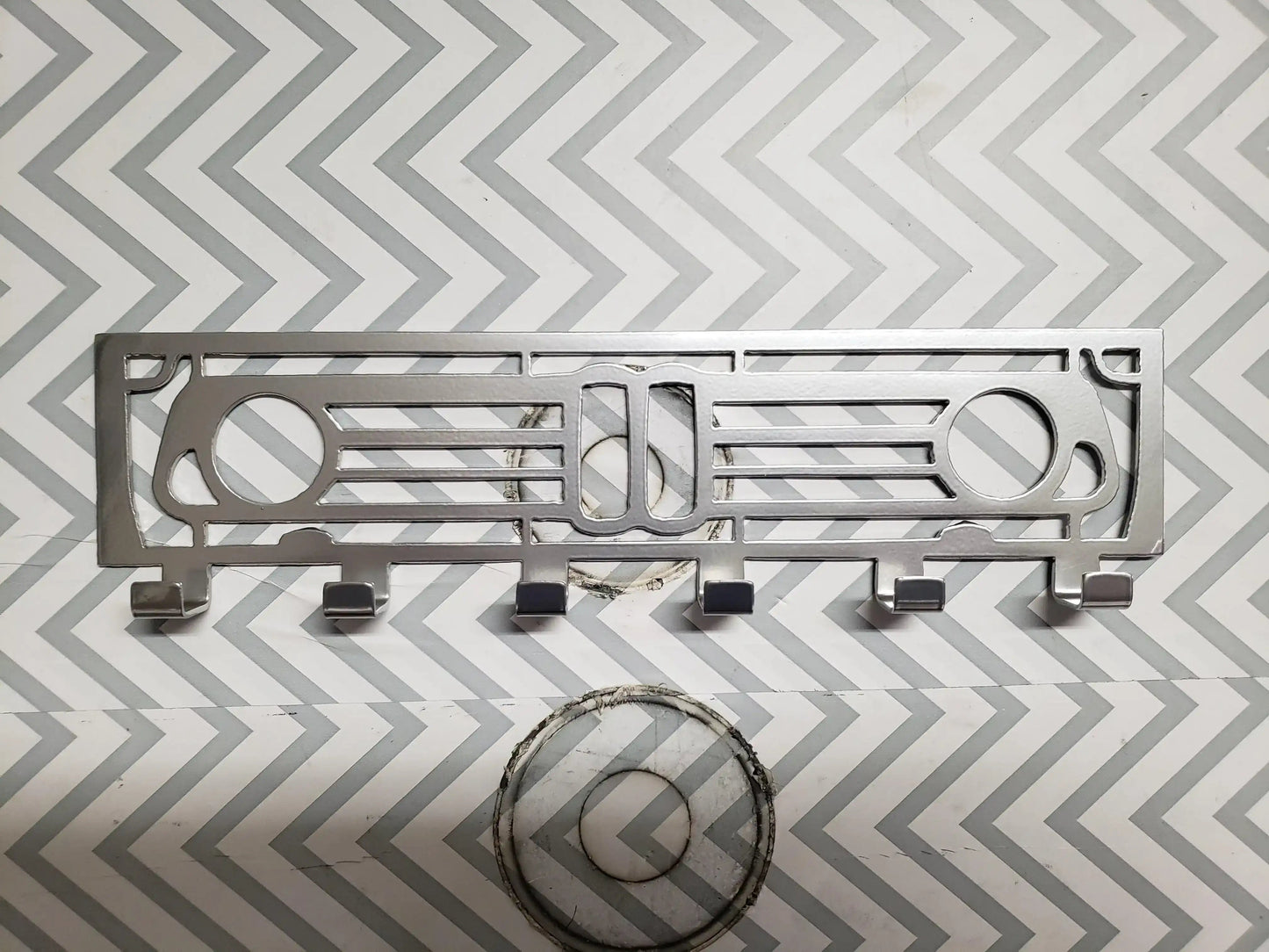 BMW 2002 Grill Keychain Rack – Classic Euro Steel Wall Mounted Organizer