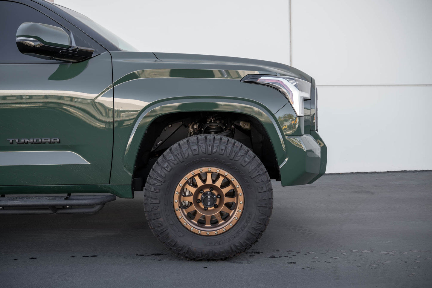 Side profile of 2022-2023 Toyota Tundra & Sequoia Inner Fender Liners