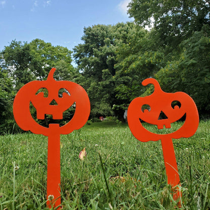 Set of 2 Pumpkin Yard Stakes – Outdoor Metal Halloween Lawn Decor – Powder Coated Steel Jack O Lanterns