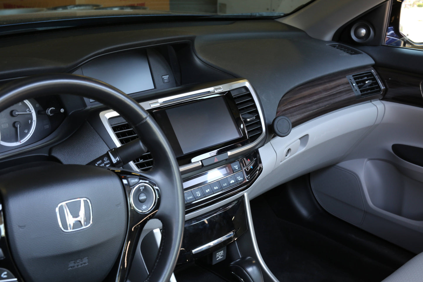 Direct Fit Phone Mount: Honda Accord (2013-2017)