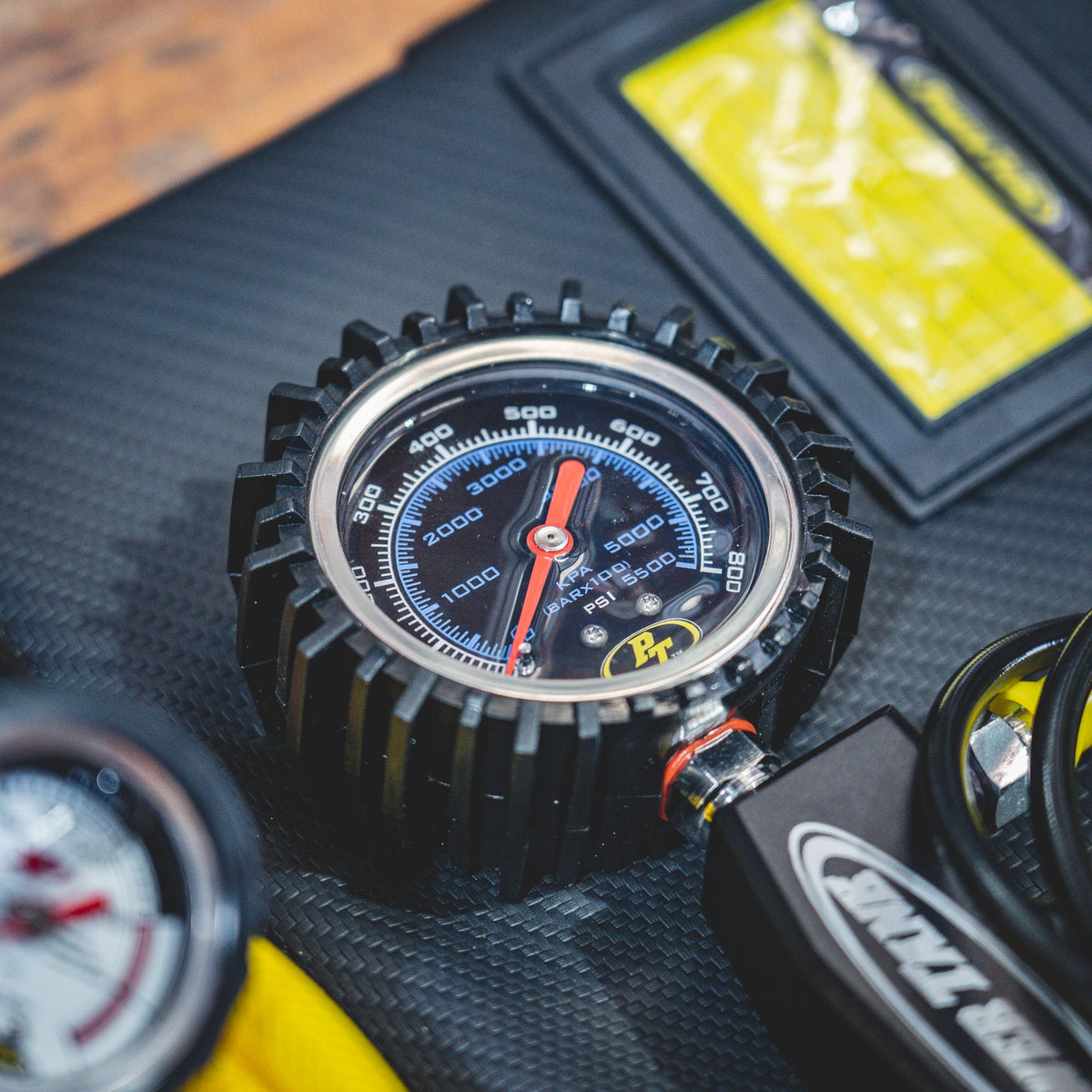 Dual Fill Shock Inflator with Gauge Tool