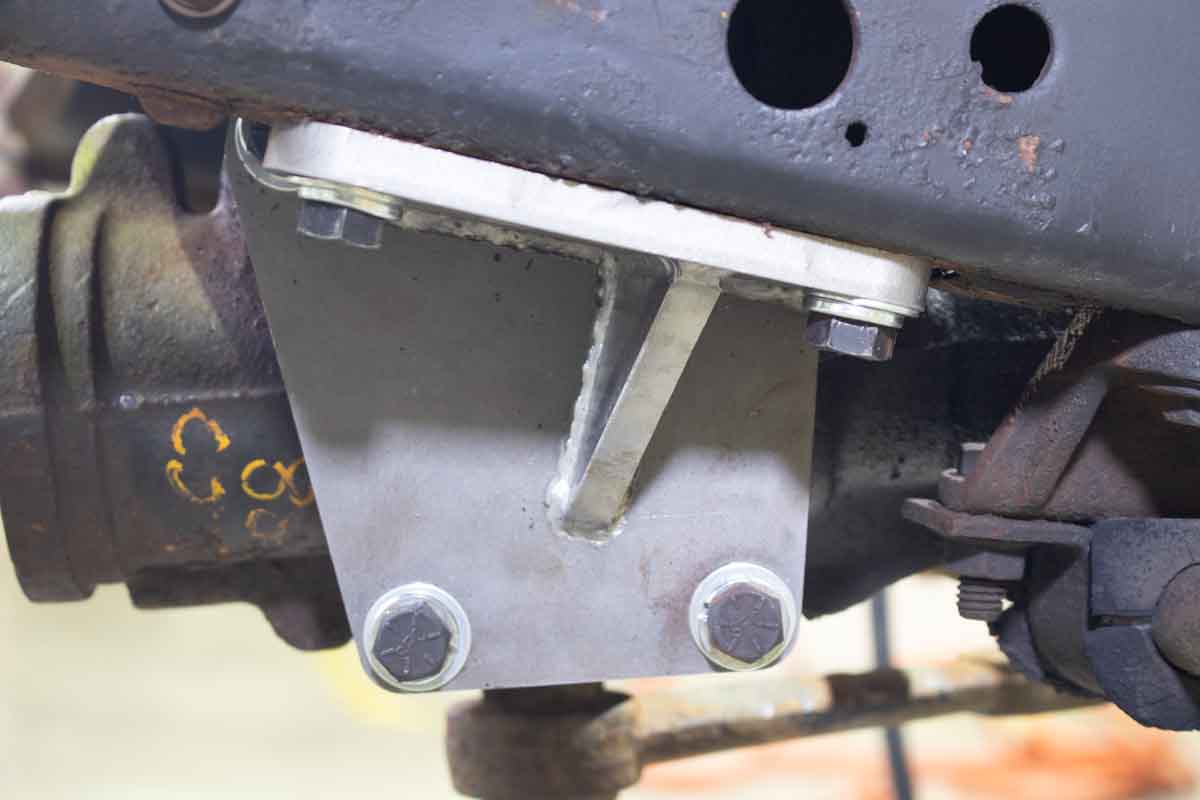 Fishbone Offroad Steering Box Mount for 1976-1986 Jeep CJ FB26318