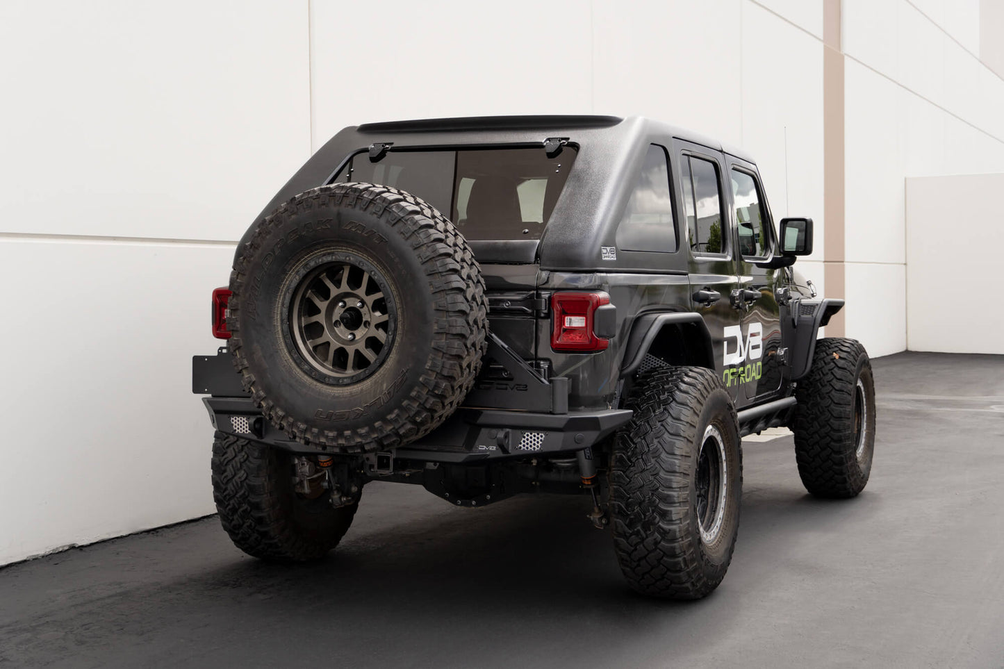 DV8 Offroad 2018-2024 Jeep JL 4 Door Razor Series Fastback Hard Top HTJL02-B