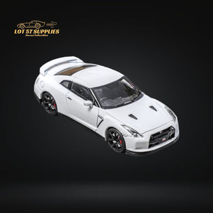 Focal Horizon Nissan Skyline GT-R R35 White With Openable Hood 1:64