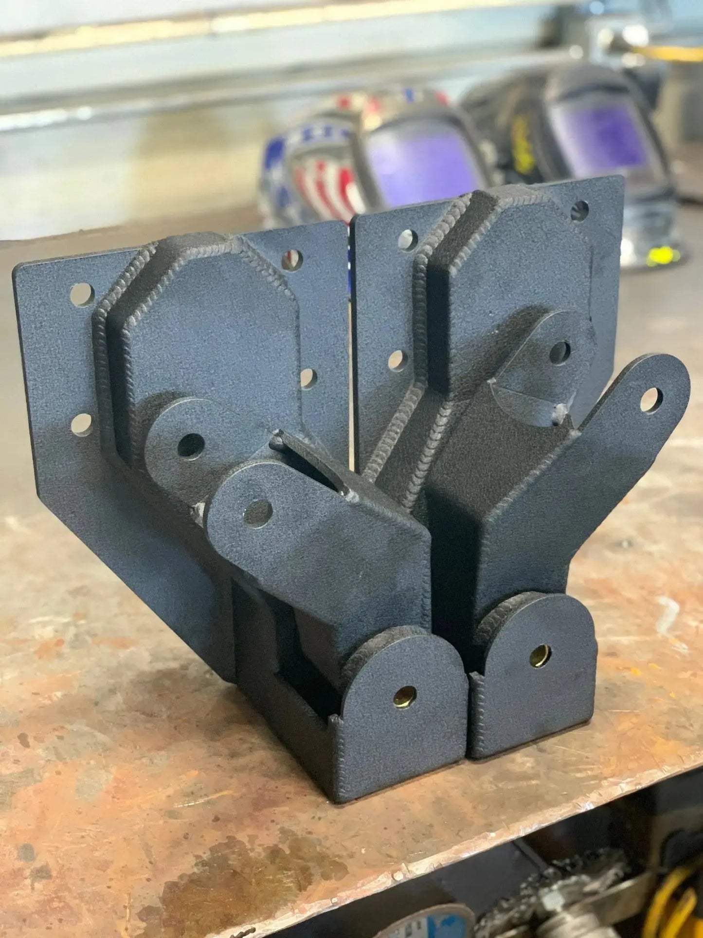 1999-2018 Chevy / GMC -1500 - GMT800 / GMT900 - Long Travel Deaver Shackles and Hangers Kit