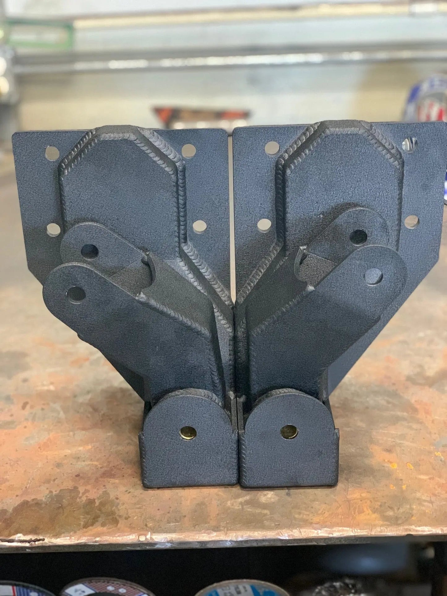 1999-2018 Chevy / GMC -1500 - GMT800 / GMT900 - Long Travel Deaver Shackles and Hangers Kit