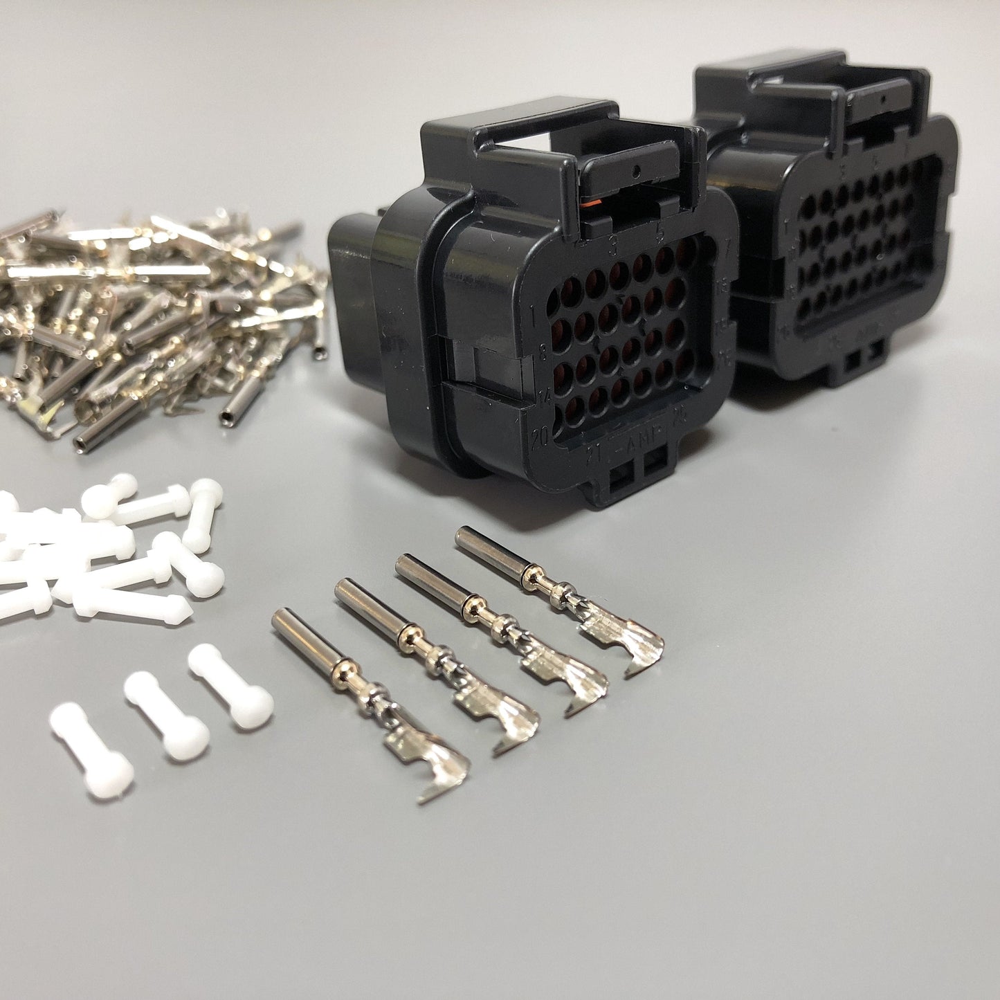 Suzuki Hayabusa (Gen I) GSX1300R ECU Connector Plug Clip Kit", "26-Pin + 34-Pin