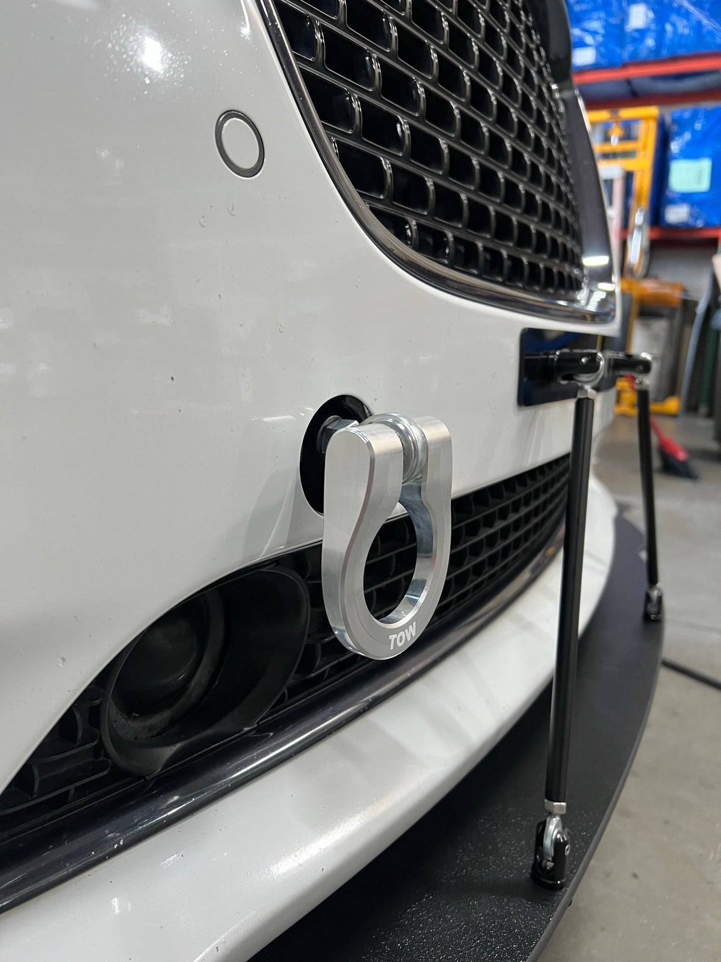 Chrysler 300 11-19 Premium Stealth Tow Hook