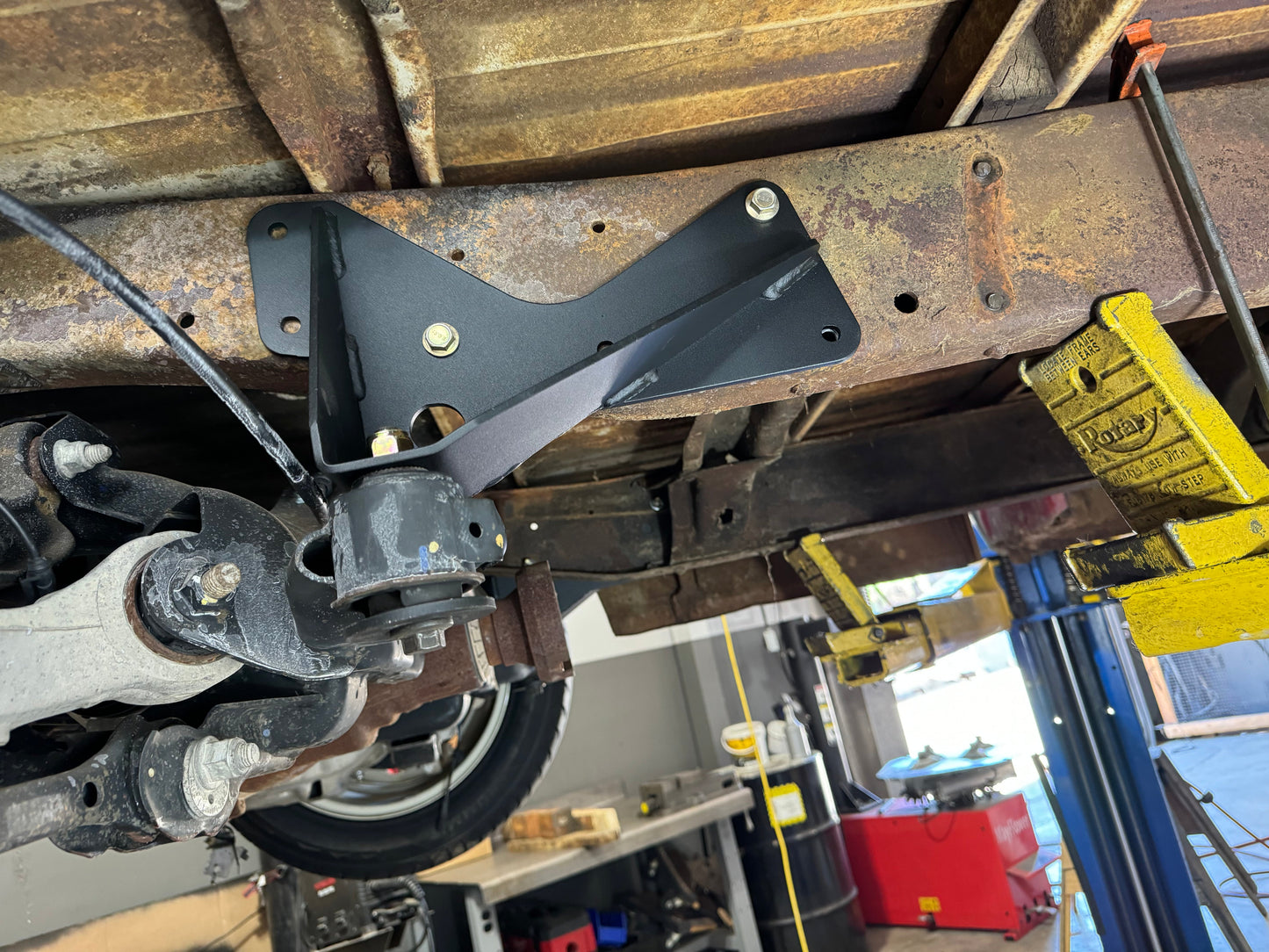 1957-1960 F-100 Bolt-In S-550 / S-650 Mustang Rear Mounting Kit