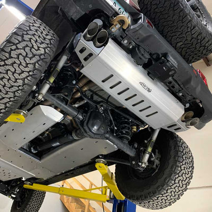 JLU 392 MUFFLER & TIP SKID