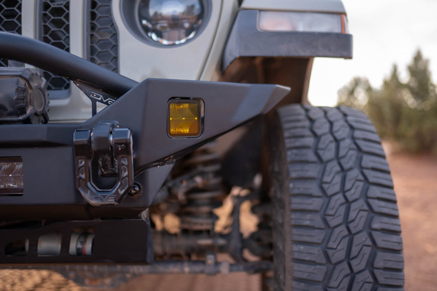 DV8 Offroad 2007-2024 Jeep Wrangler JK/JL & Gladiator JT | FS-7 Mid-Width Winch Front Bumper FBJL-07