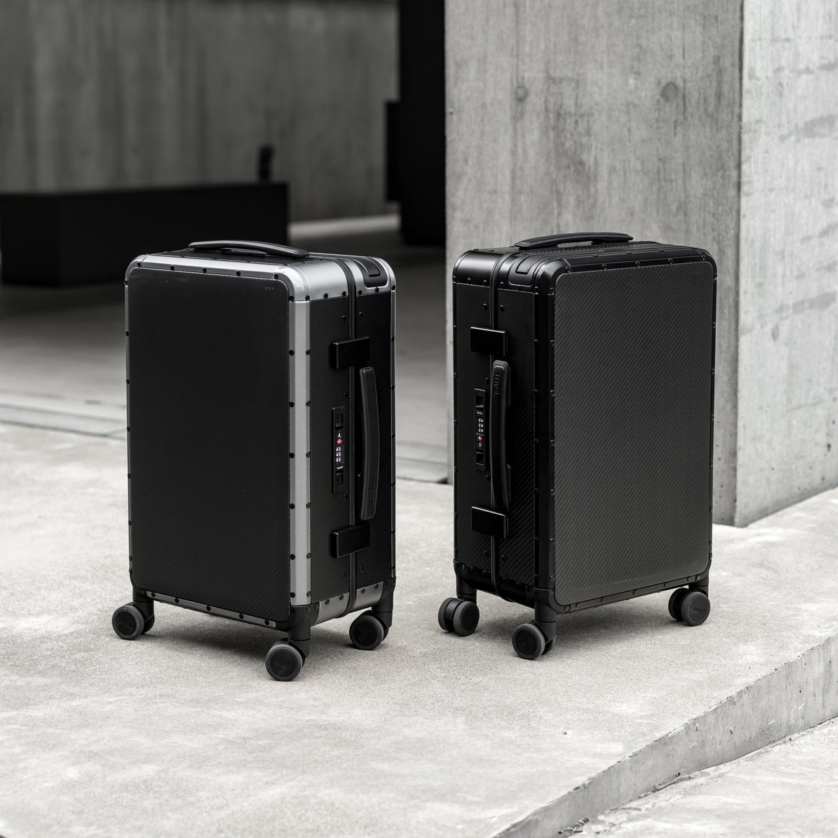 Carbon S 2.0 Carbon Fiber Suitcase Gunmetal