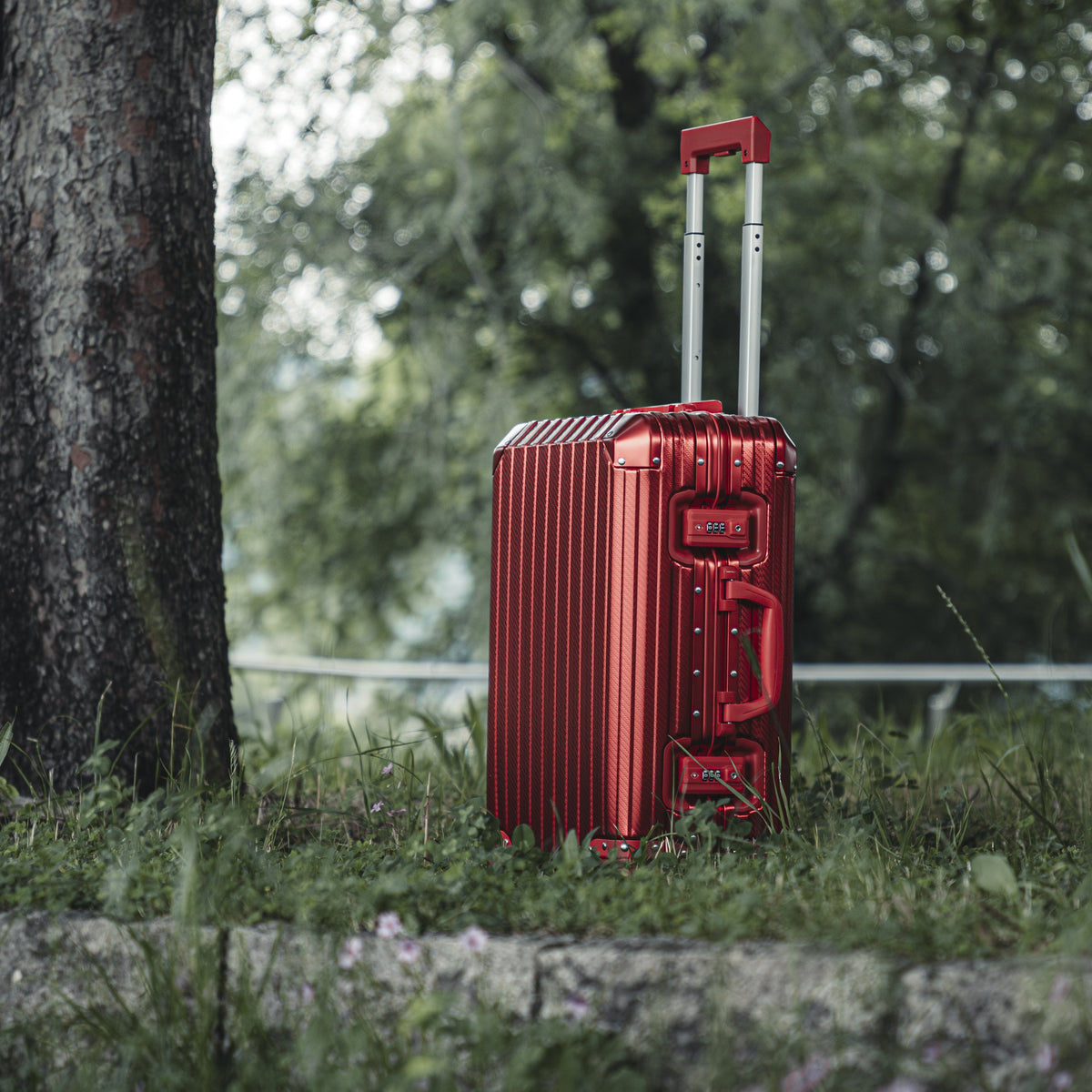 TREVA Aluminum Suitcase Red