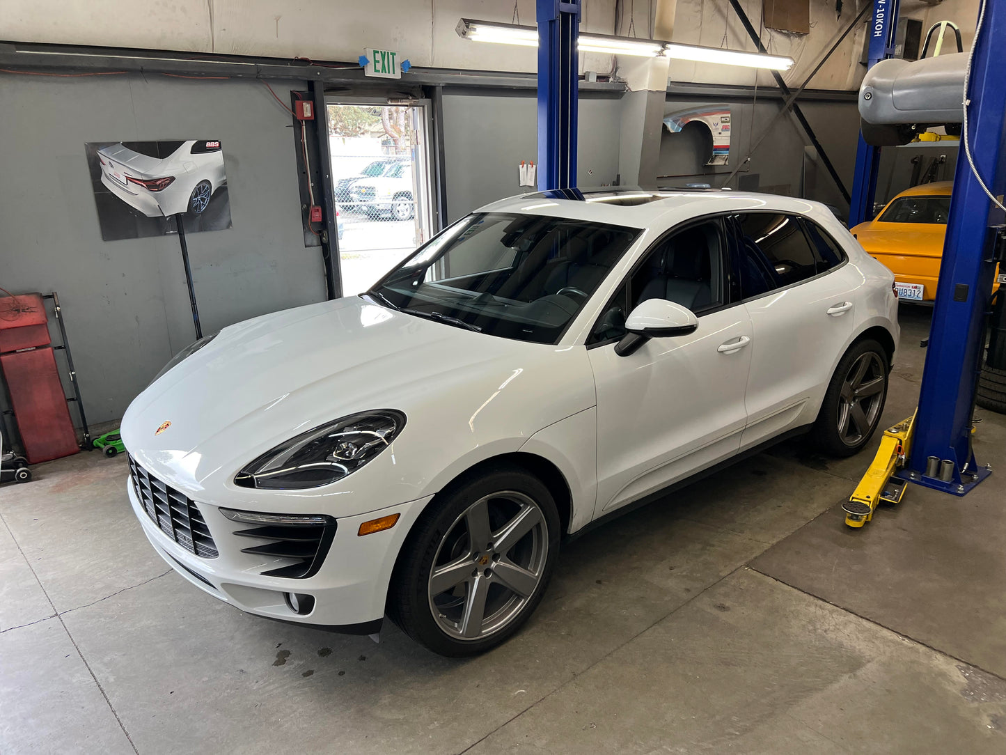 Planted Seat Bracket- Porsche Macan [1st Generation] (2014+) - Passenger / Right