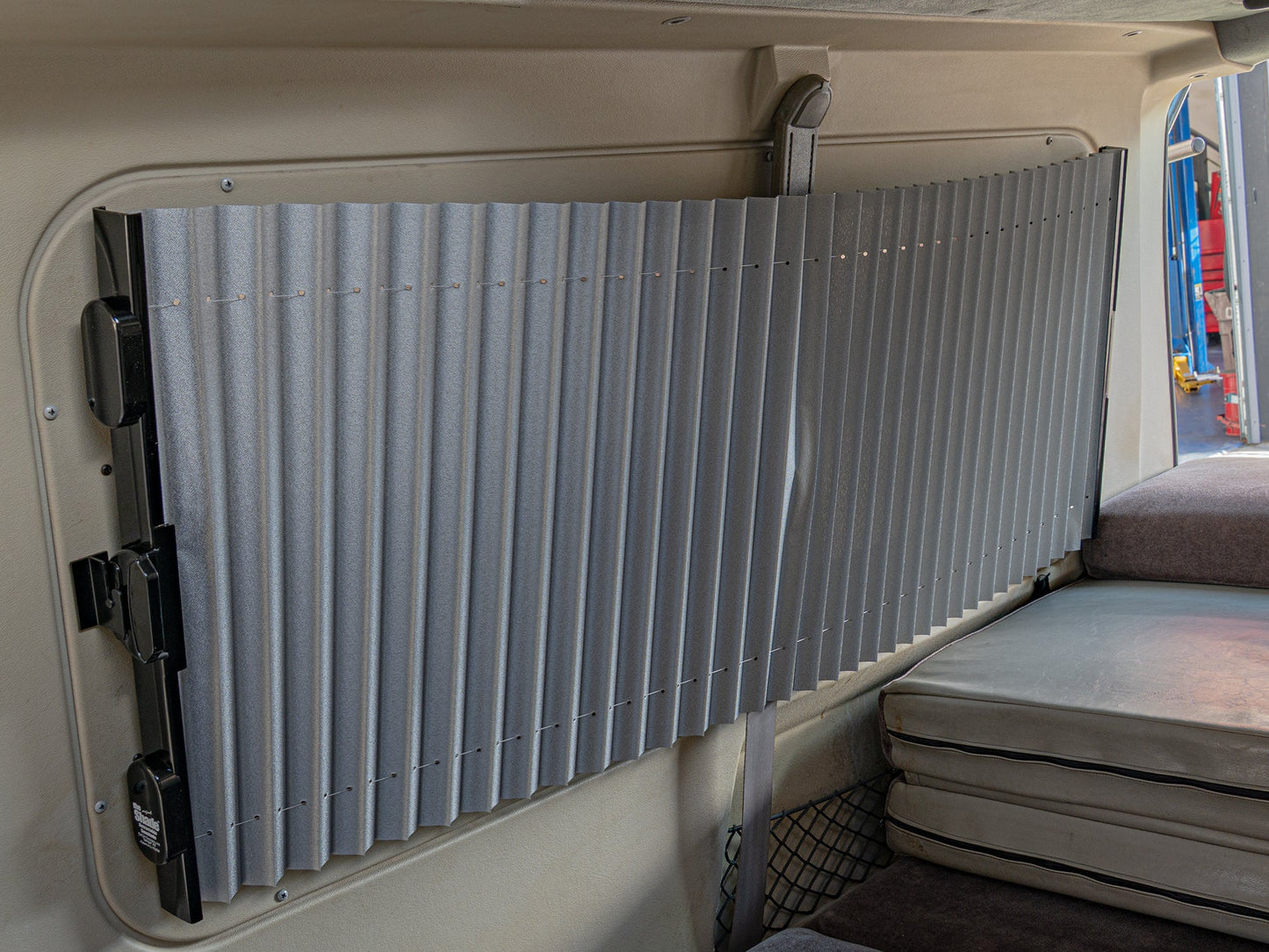 Retracting Sun & Privacy Shade [Bus/Vanagon/Eurovan]