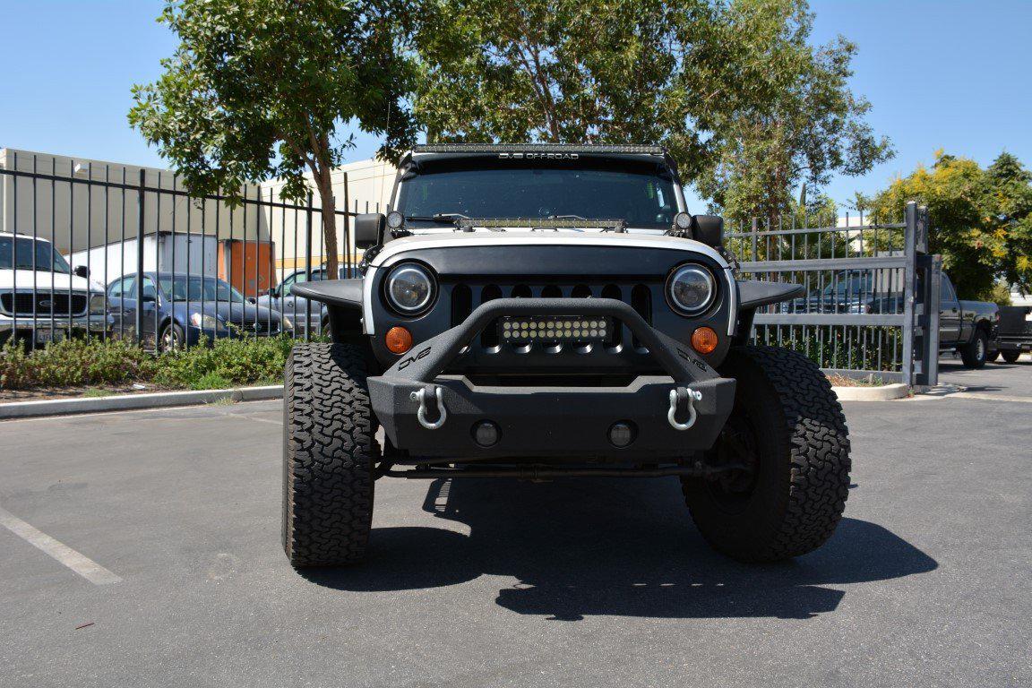 Aggresive Grille (GRABB07-05)-DV8 Offroad