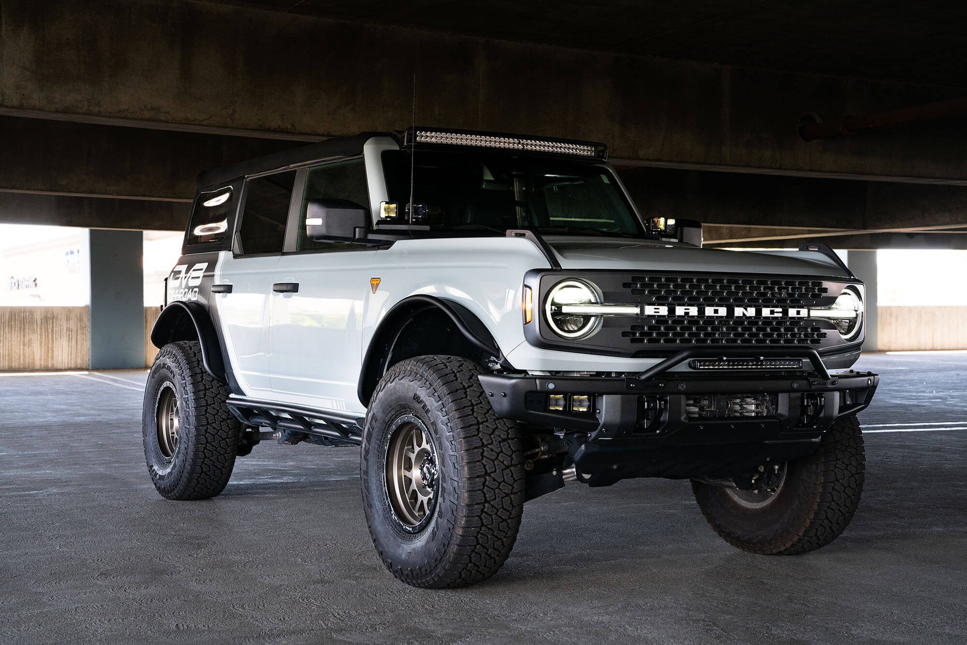 Bronco 40" Light Bar Mount