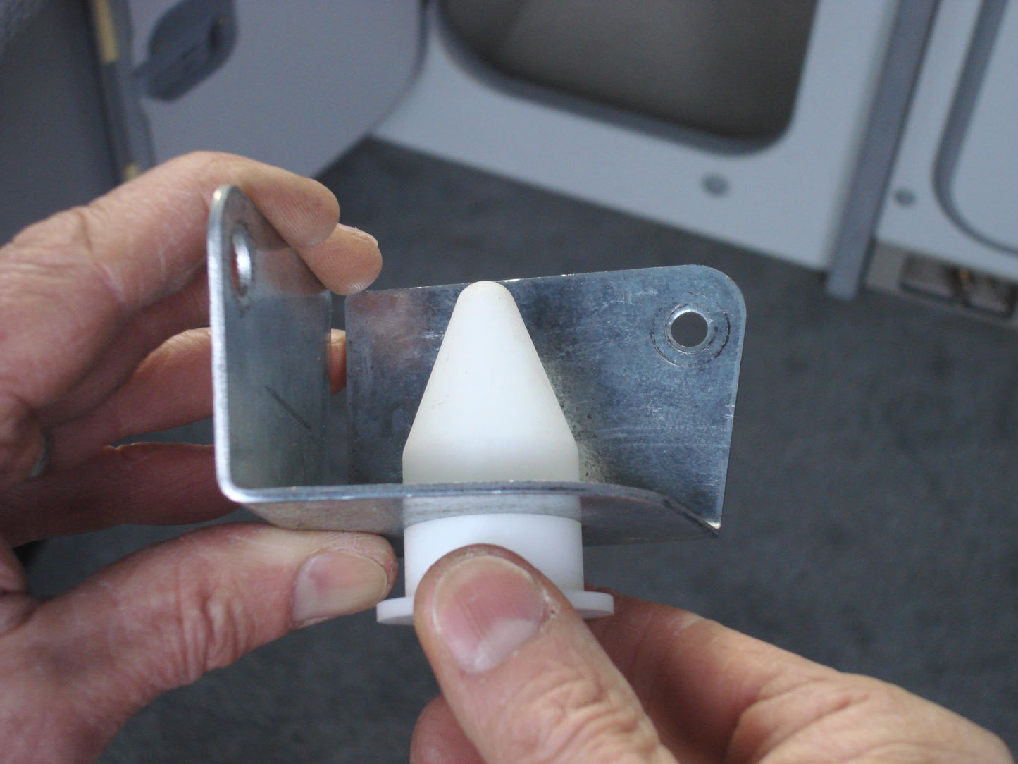Rear Table Leg Guide [Vanagon Westfalia]