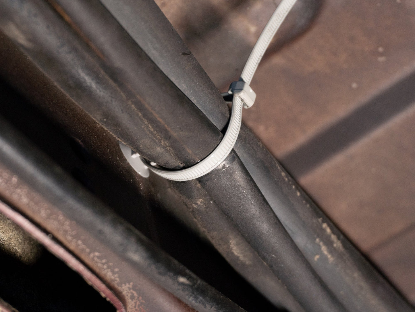 VW Cable Tie with Barbed Mount (Pack of 5)