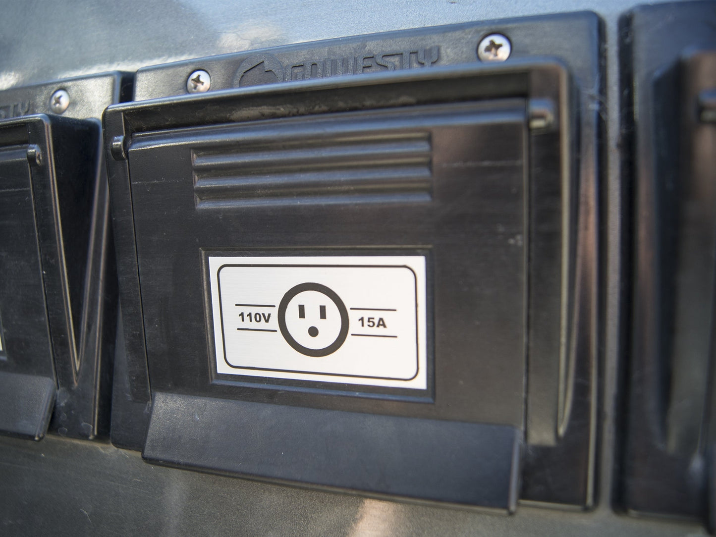 110V/15A Hook-up Decal