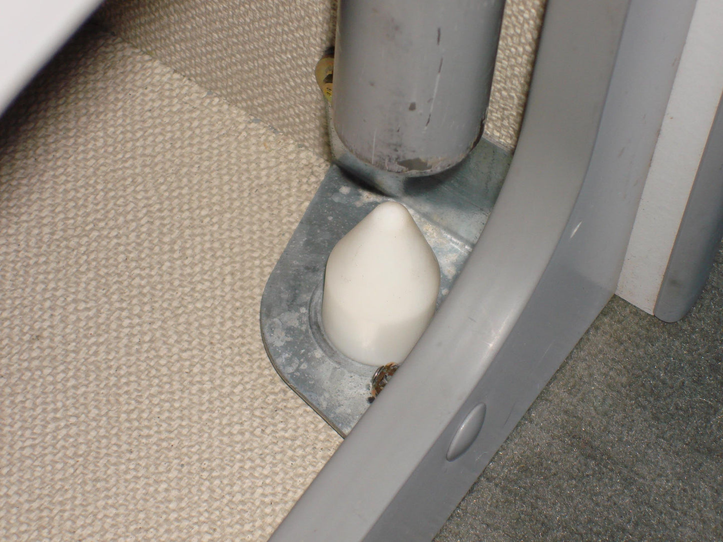 Rear Table Leg Guide [Vanagon Westfalia]