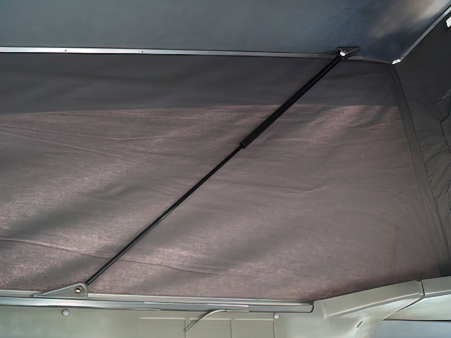 Pop-Top Lift Assist [Eurovan Weekender]