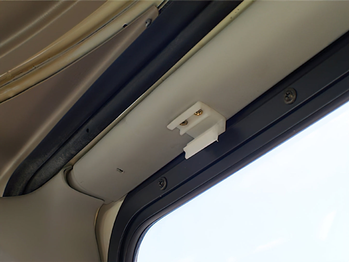 Window Blind Mounting Bracket [Winnebago]