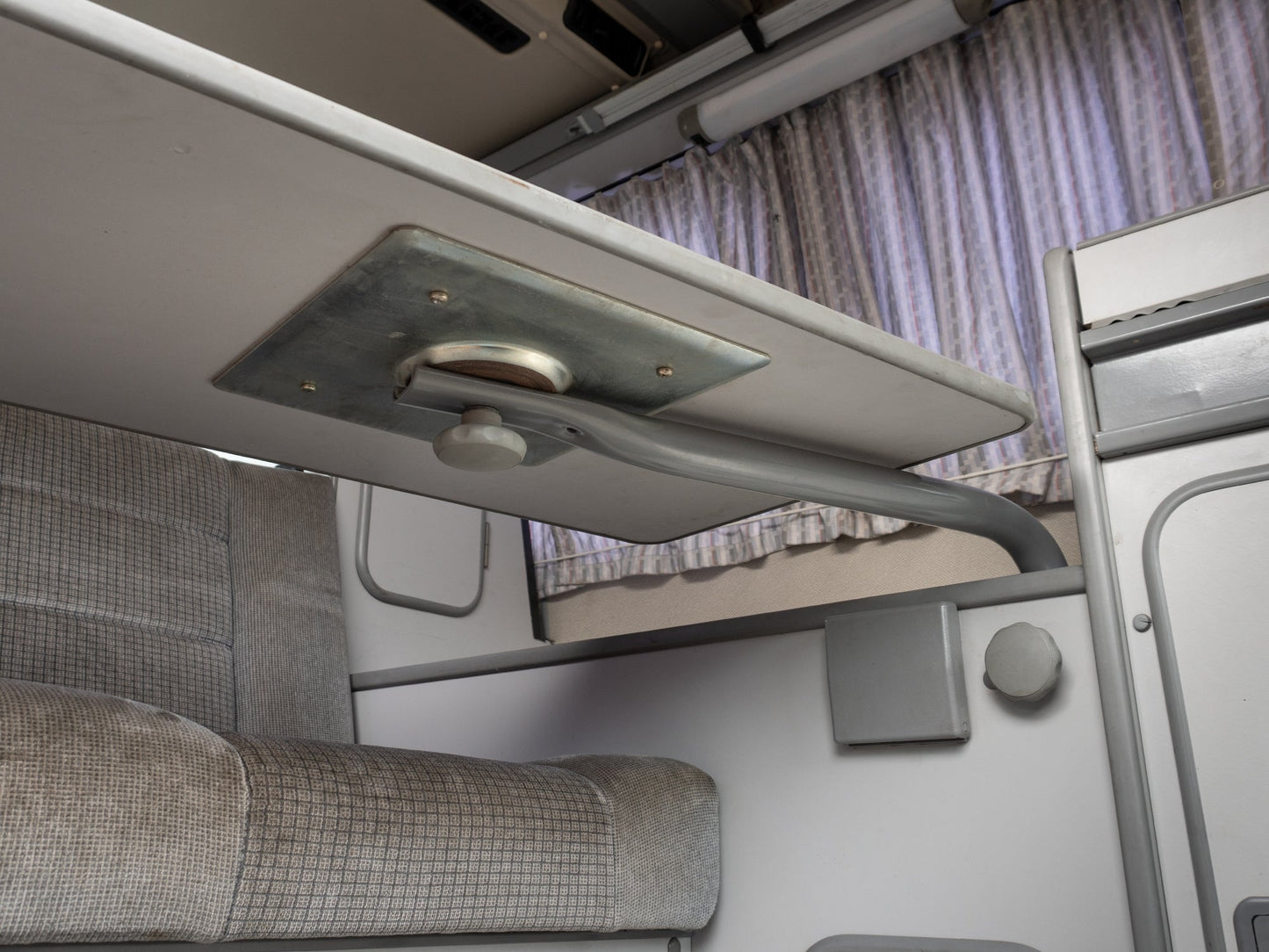 Rear Table Leg [Vanagon]