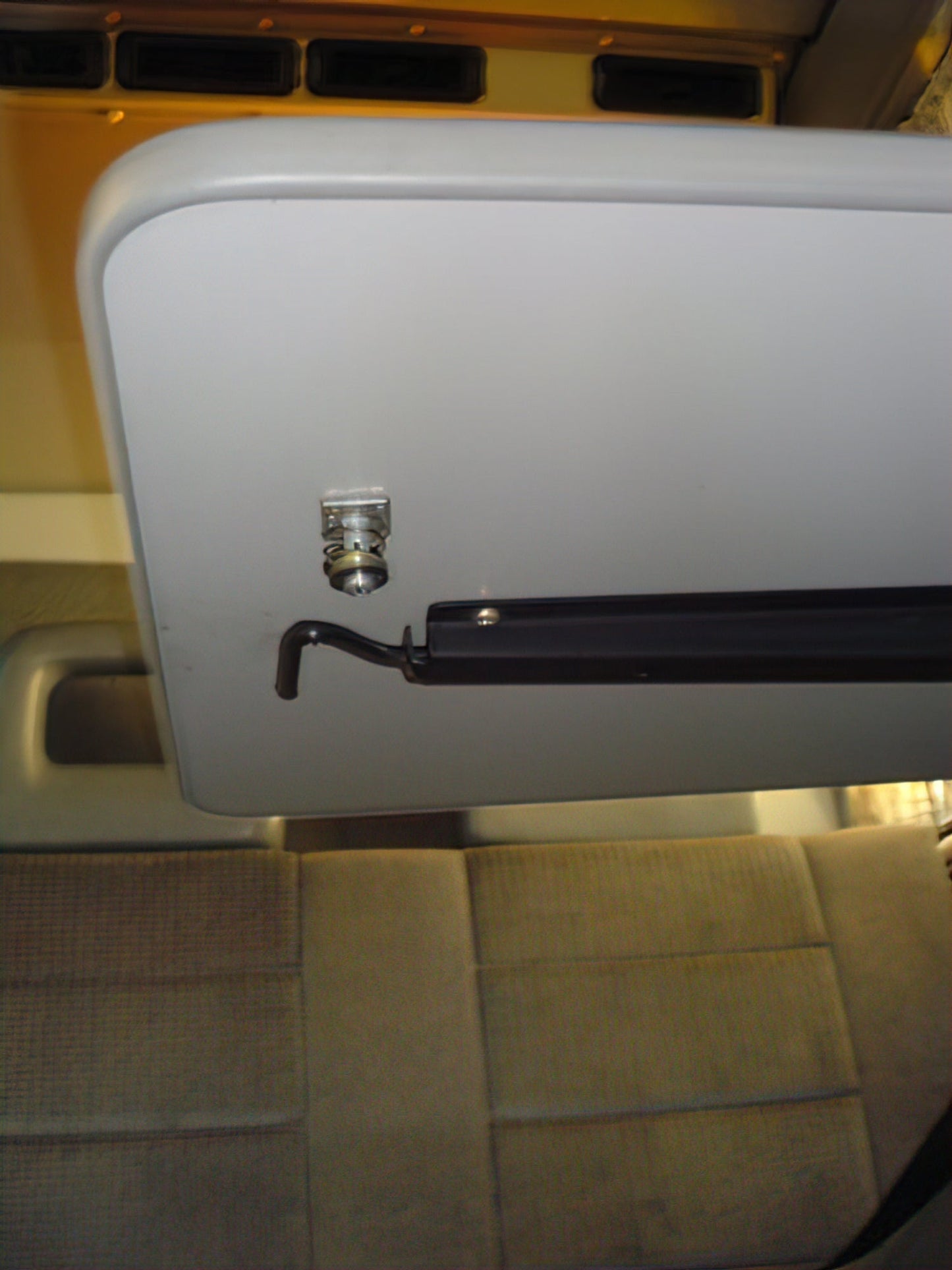 Table Latch [Late Vanagon]